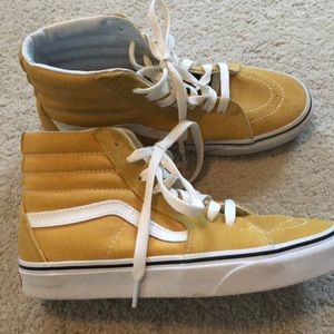 NWOT High top suede Vans